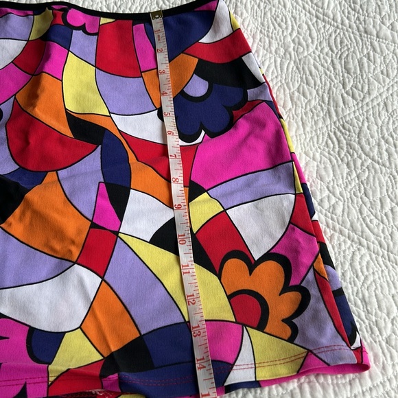 Gorgeous Vintage mini skirt, size extra small – 24 waist - Picture 2 of 9